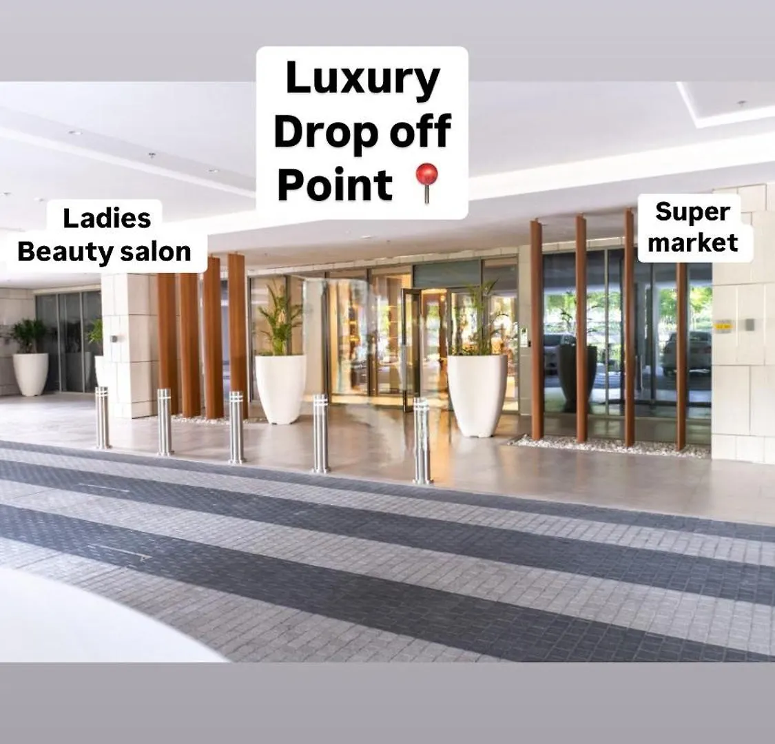 Private Room Of A Residential Tower For 1 Lady Pool & Downtown View & Parking 0*, Dubai